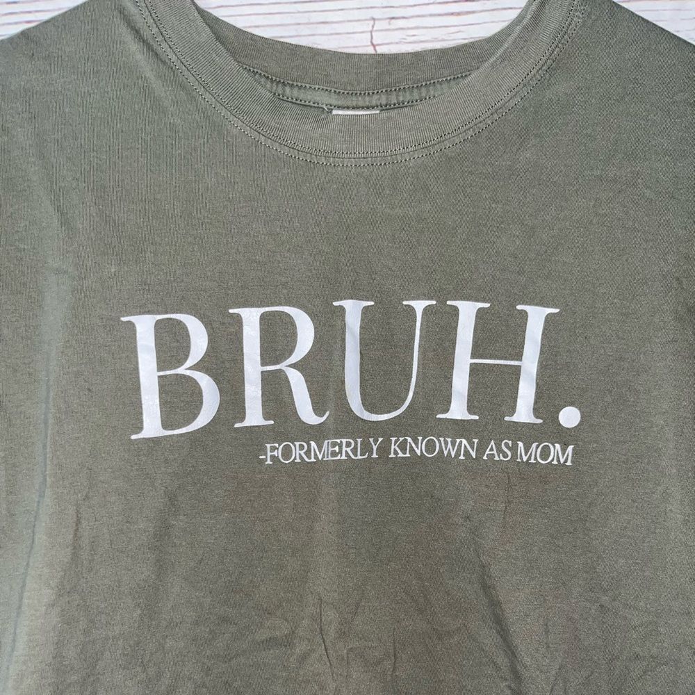 Women’s Short Sleeve Green Graphic T-Shirt - Picture 2 of 4